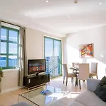 Seafront Apt. With Elevator And French Balcony Apartament Bergen