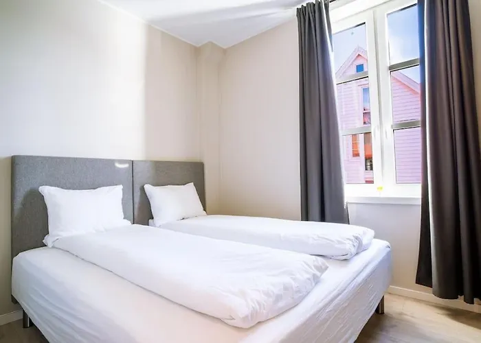 Seafront Apt. With Elevator And French Balcony Μπέργκεν