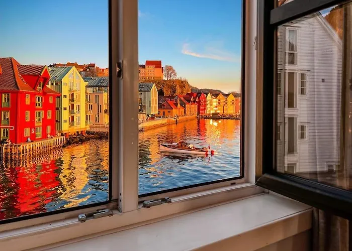 Seafront Apt. With Elevator And French Balcony *